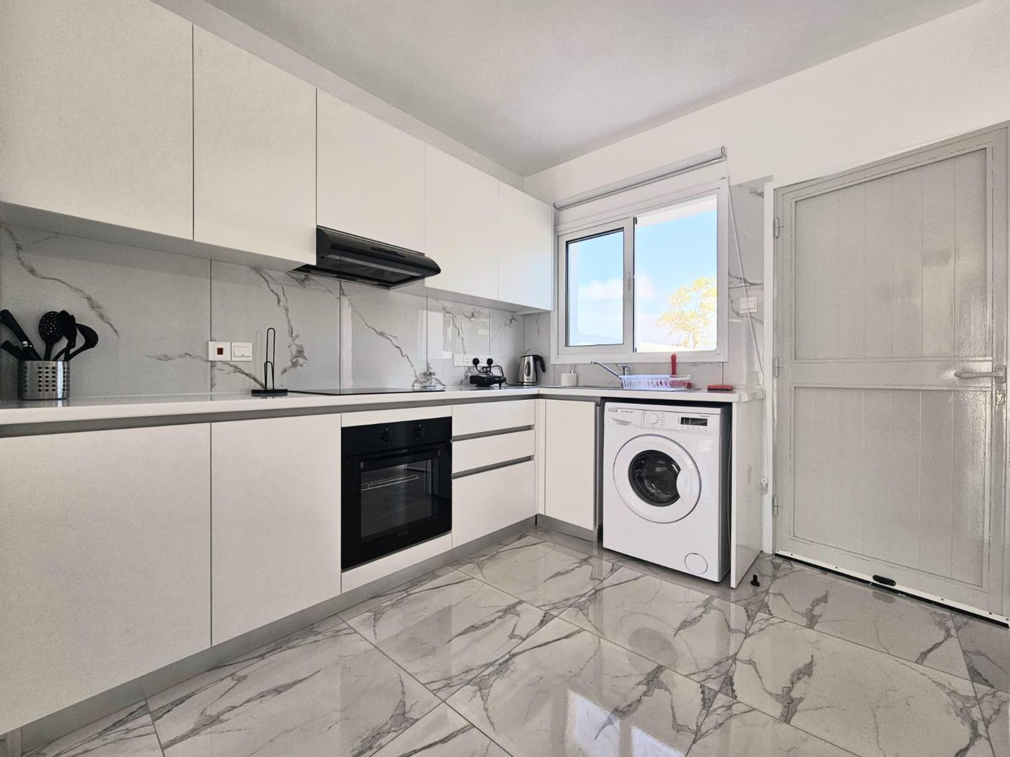 2Bd Garden Apartment Пафос Екстериор снимка